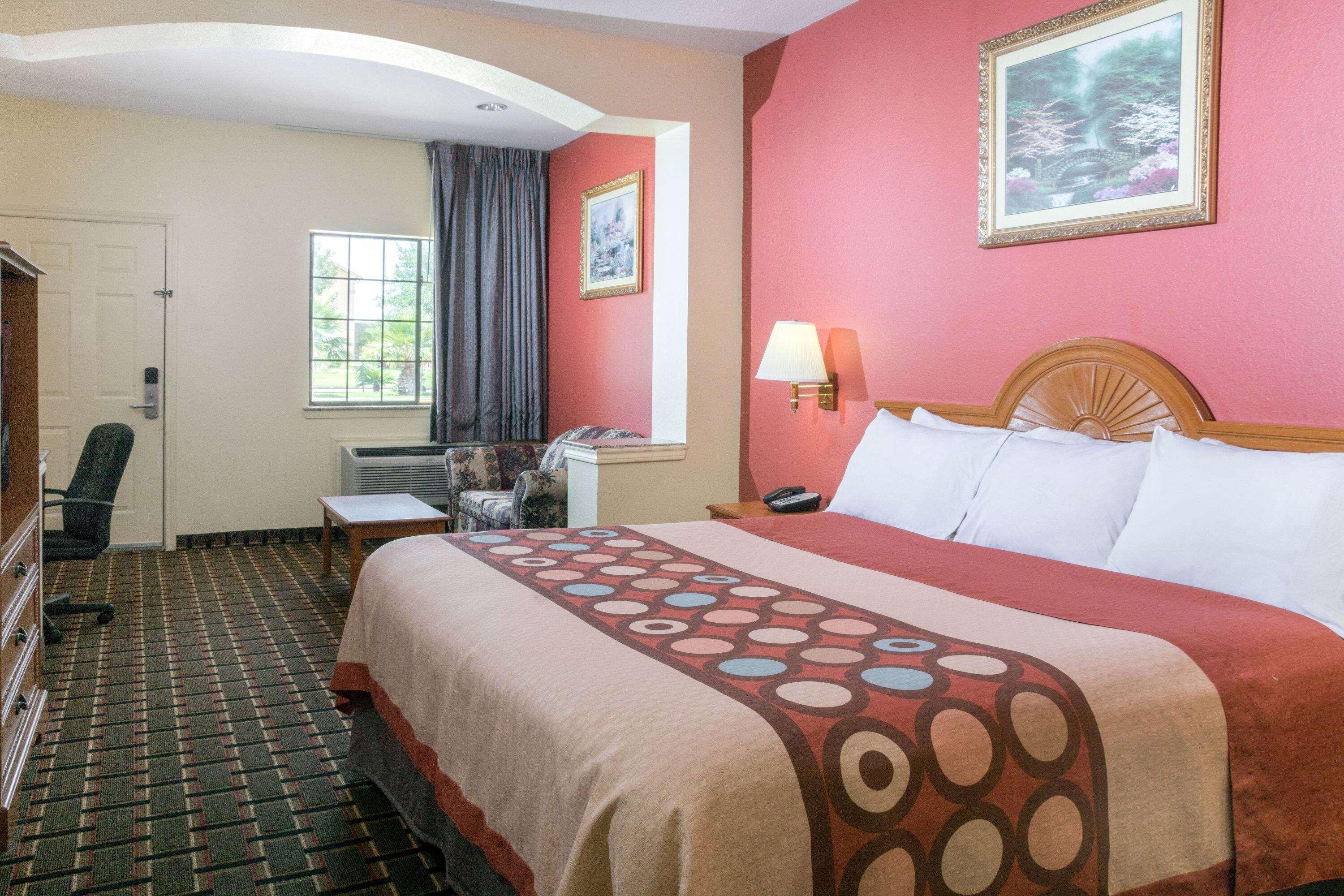 Hotel Super 8 By Wyndham Stafford Sugarland Area Esterno foto