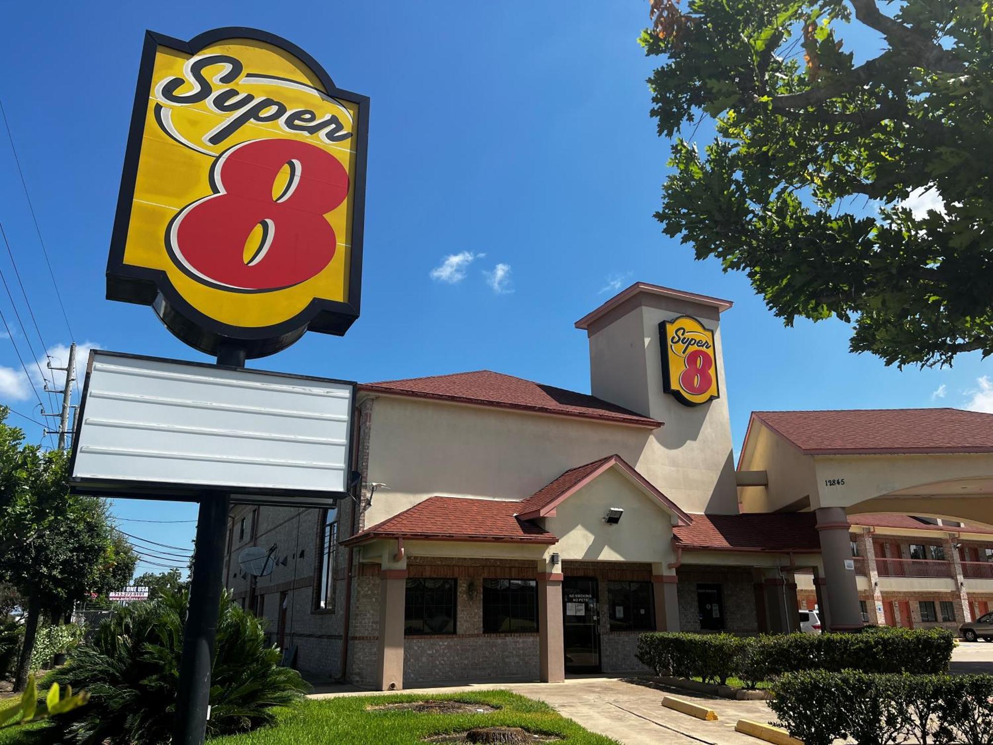 Hotel Super 8 By Wyndham Stafford Sugarland Area Esterno foto